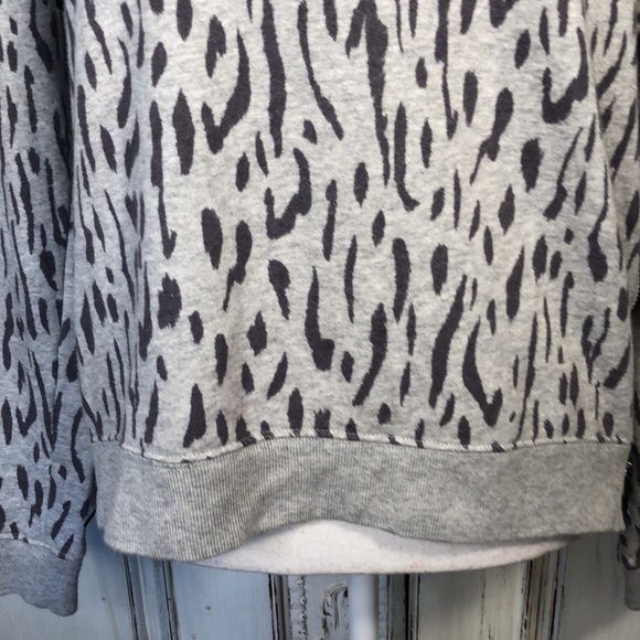 Rails Crew Neck Long Sleeve Animal Print Pop Over Sweat Shirt Size Medium - Picture 5 of 14
